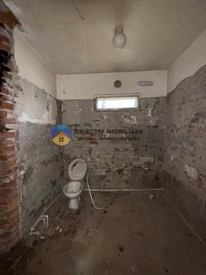 Casă cu 5 camere cu Canalizare în Ultracentral