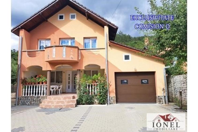 Casă individuală cu 4 camere cu Garaj în Vințu de Jos