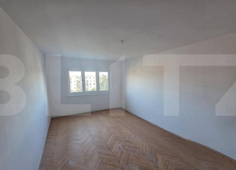 Apartament cu 2 camere decomandat în Lenin