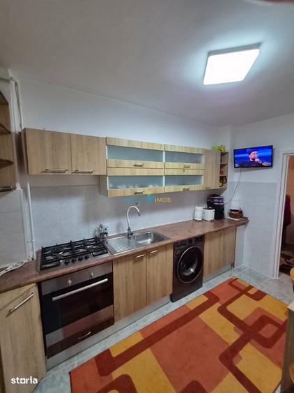 Apartament cu 2 camere decomandat în Energiei