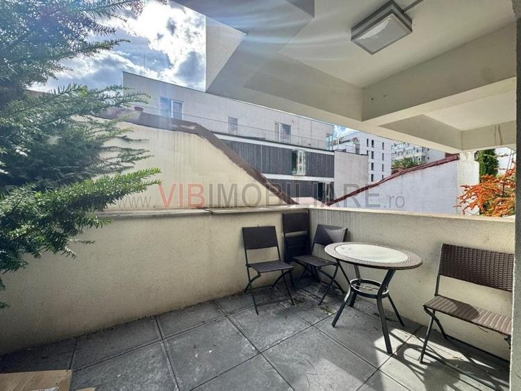 Apartament cu 3 camere semidecomandat în Gara de Nord