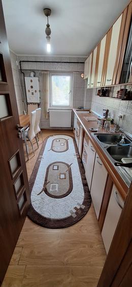 Apartament cu 3 camere decomandat în Exterior Vest