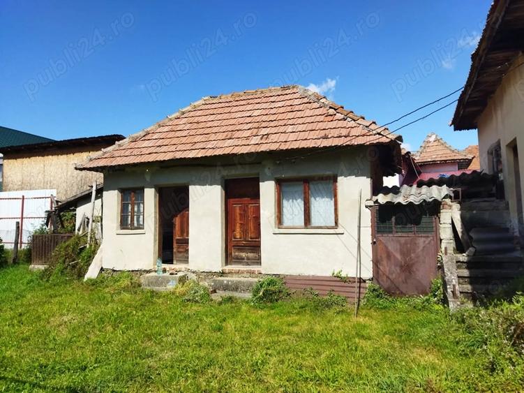 Casă cu 3 camere în Furnicoși
