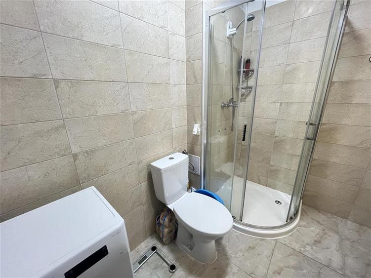 Apartament cu 2 camere semidecomandat, mobilat în Industrial Vest