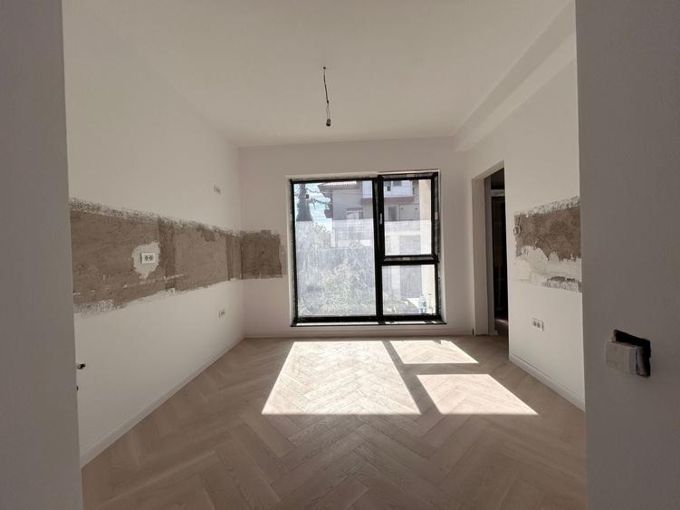 Duplex cu 5 camere cu Canalizare în Central