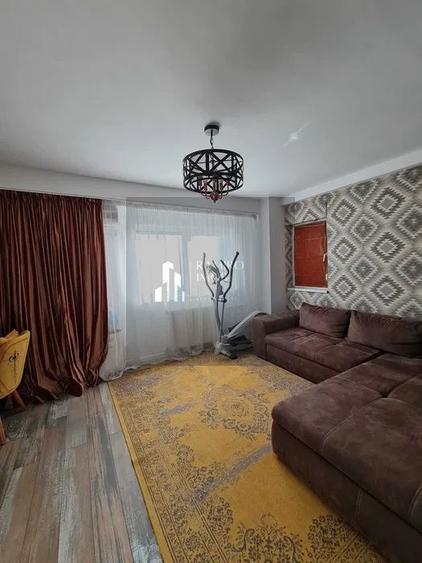 Apartament cu 2 camere decomandat, mobilat în P-ța Unirii