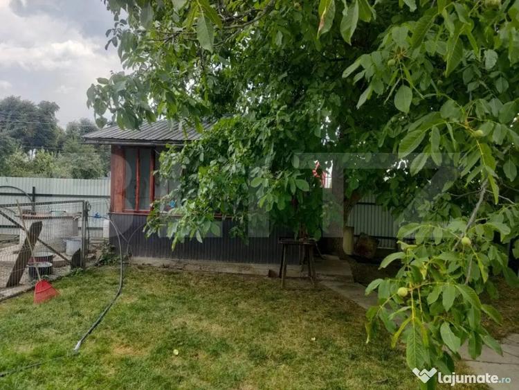 Casă cu 4 camere cu Teren 2190 Mp în Siret