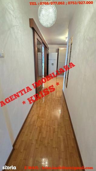 Apartament cu 3 camere decomandat în Central