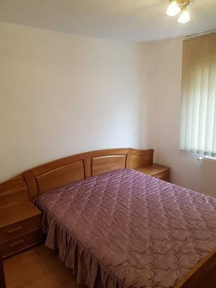 Apartament cu 3 camere decomandat în Confecții