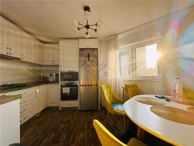 Apartament cu 4 camere decomandat în Nufărul