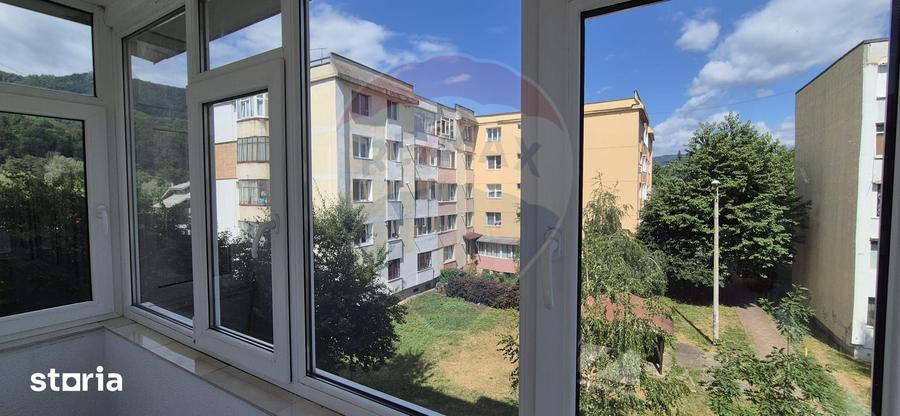 Apartament cu 2 camere decomandat, mobilat în Central