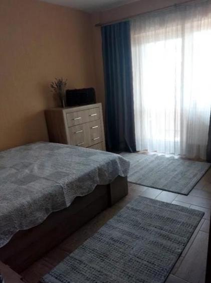 Apartament cu 2 camere semidecomandat, mobilat în Răcădău