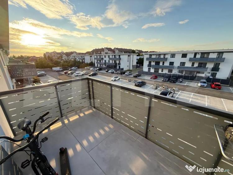 Apartament cu 3 camere semidecomandat în Central