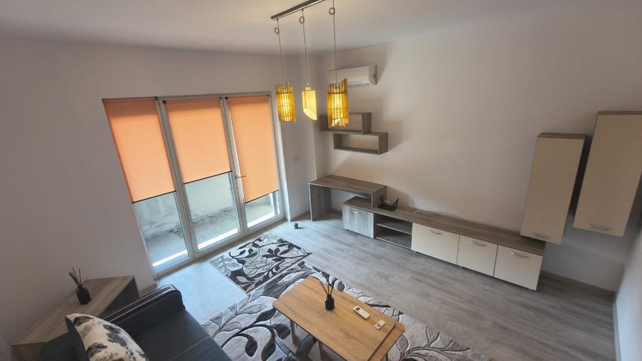 Apartament cu 2 camere decomandat în Aradului