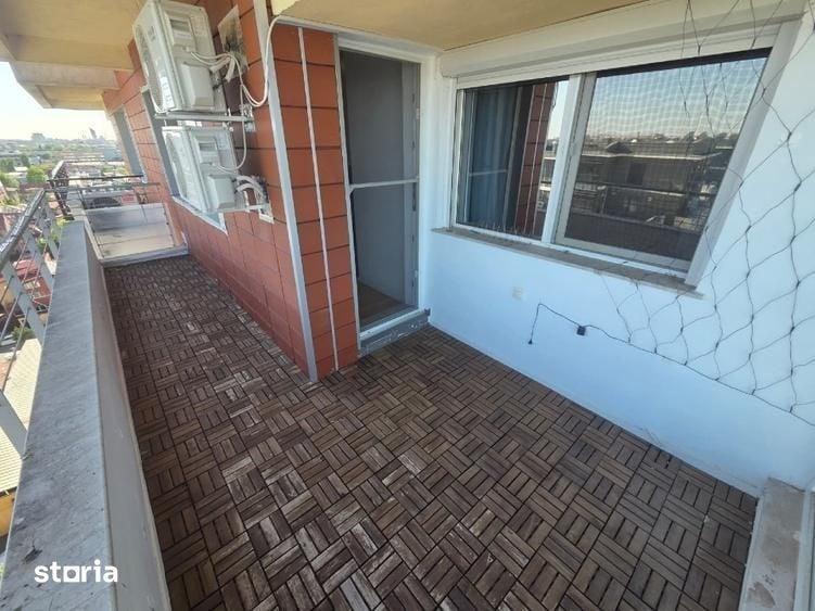 Apartament cu 3 camere în Tei