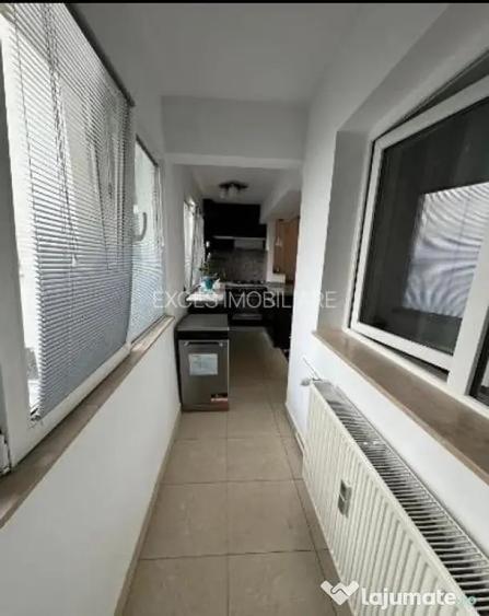 Apartament cu 3 camere semidecomandat în Alunișu