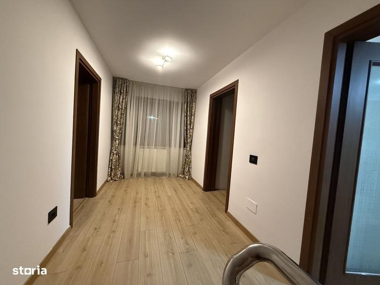 Casă cu 4 camere în Roșu