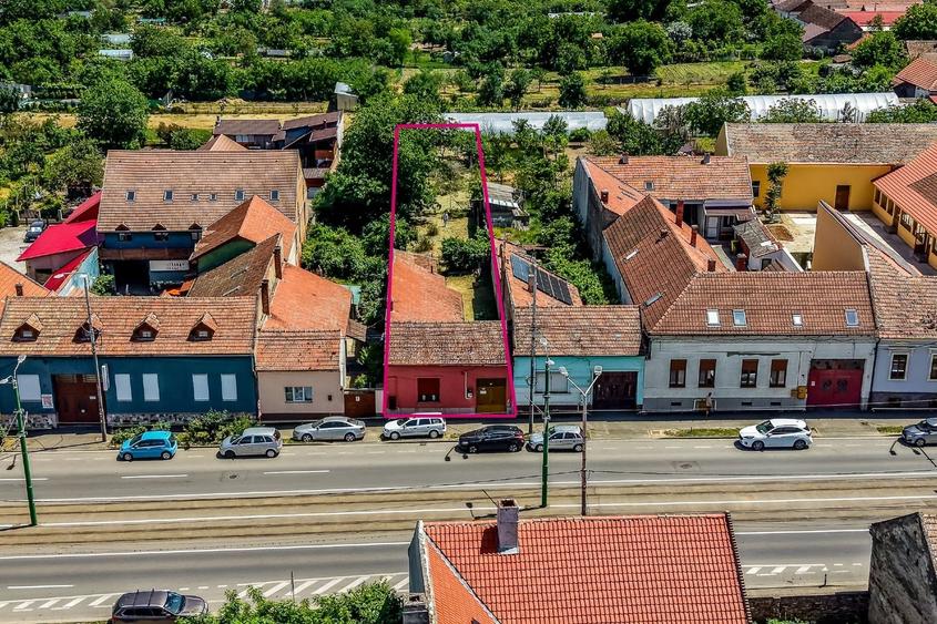 Casă individuală cu 3 camere cu Canalizare în Aradul Nou