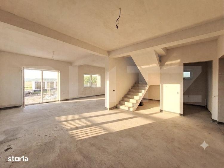 Casă cu 4 camere în Juc-Herghelie