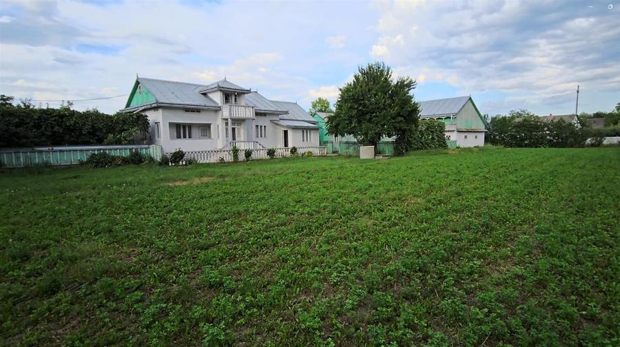 Casă individuală cu 4 camere cu Teren 4200 Mp în Poieni-Suceava