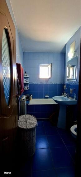Apartament cu 3 camere decomandat în Prundu