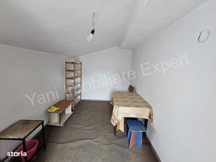 Casă cu 2 camere în Domnești