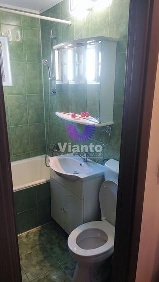 Închiriez apartament 3 camere - 8