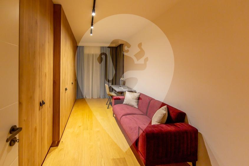 Apartament cu 3 camere decomandat, mobilat în Centrul Istoric