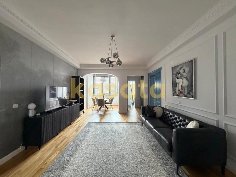 Apartament cu 4 camere decomandat, mobilat în Calea Victoriei