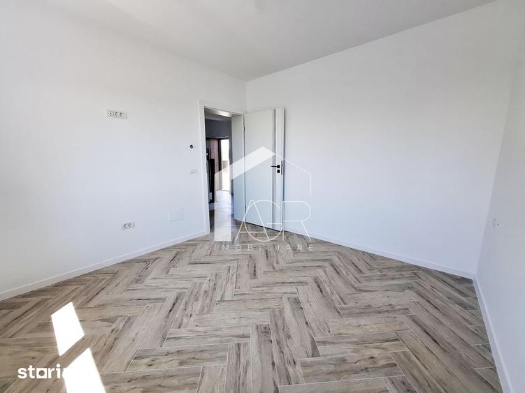 Casă cu 5 camere cu Teren 325 Mp în Păulești