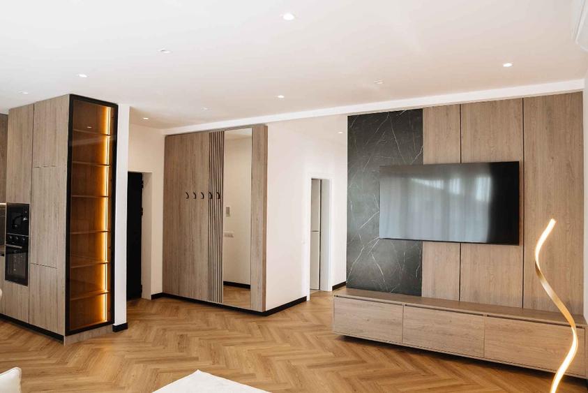 Apartament cu 3 camere decomandat în Central