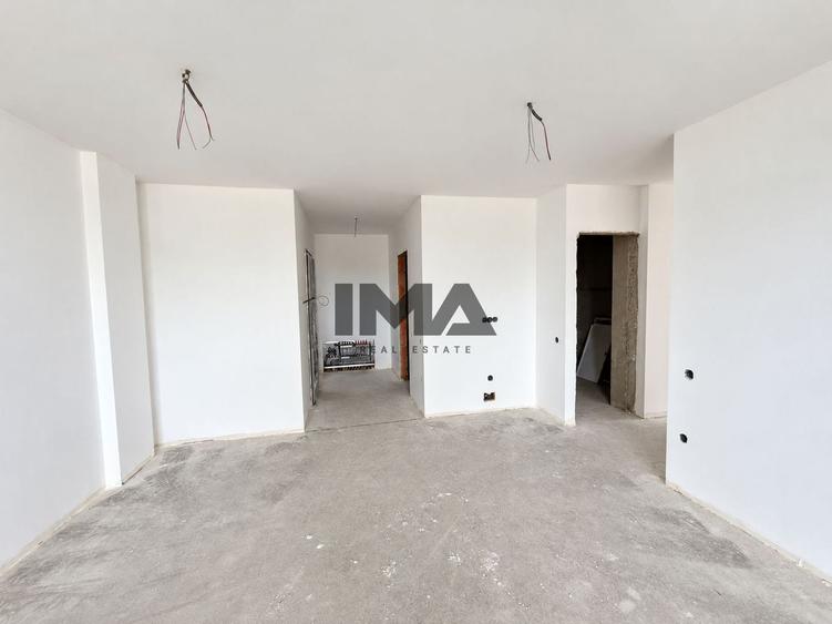 Apartament cu 3 camere semidecomandat în Iris