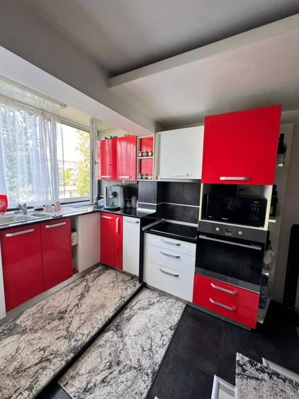 Apartament cu 3 camere decomandat, mobilat în Vasile Alecsandri