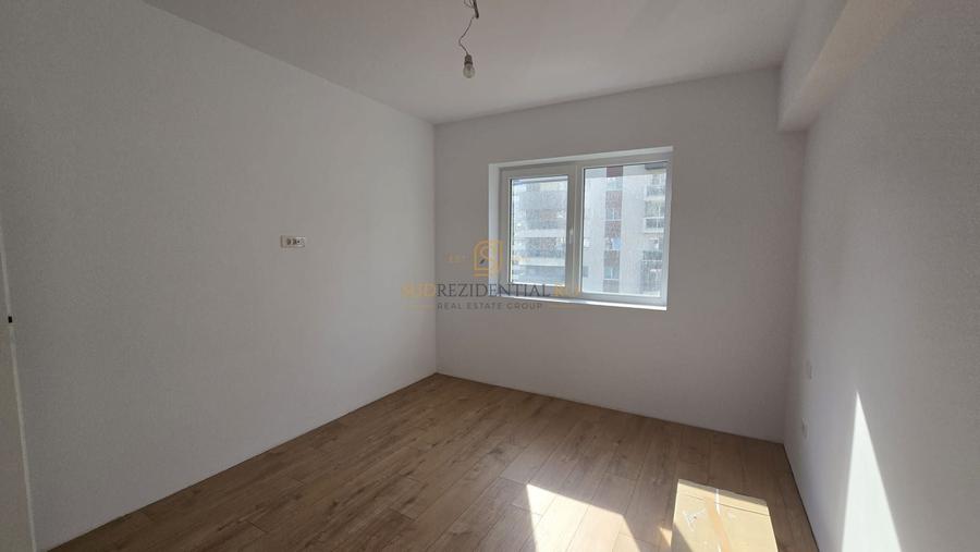 Apartament cu 3 camere decomandat în Metalurgiei