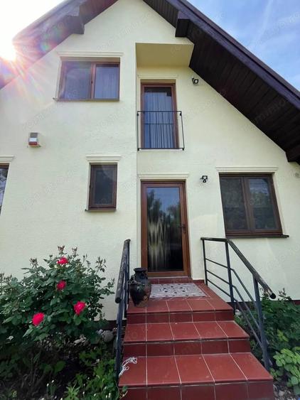 Casă cu Teren 1100 Mp în Sânmihaiu Român