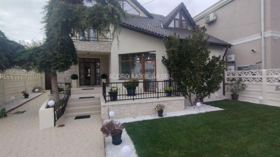 Casă individuală cu 6 camere cu Teren 473 Mp în Ovidiu