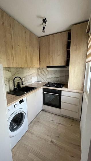 Apartament cu 3 camere semidecomandat în Alexandru cel Bun
