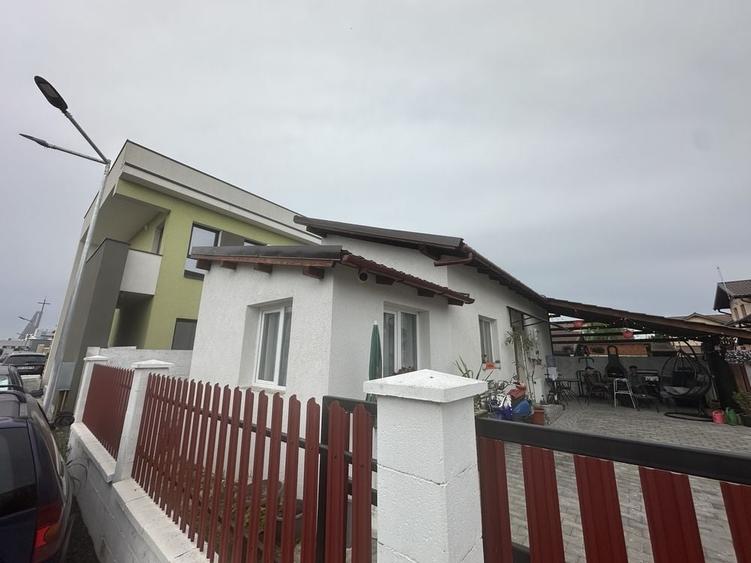 Casă cu 4 camere în Vladimirescu