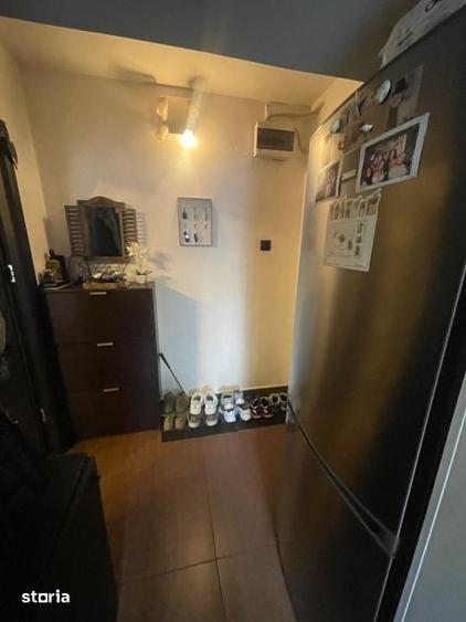Apartament cu 3 camere în Craiovița Nouă