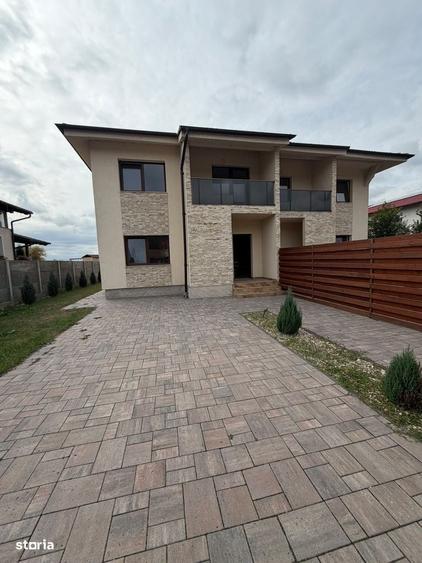 Casă cu 4 camere cu Teren 300 Mp în Central
