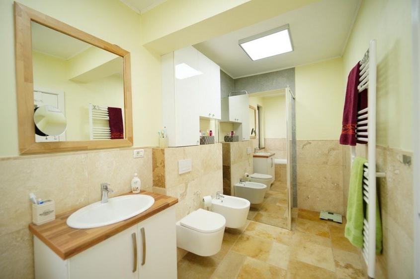 Duplex cu 4 camere cu Canalizare în Dumbrăvița