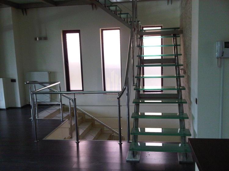Apartament cu 4 camere decomandat în Arcul de Triumf
