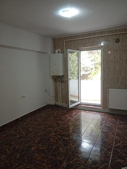 Apartament cu 2 camere decomandat în Ciritei