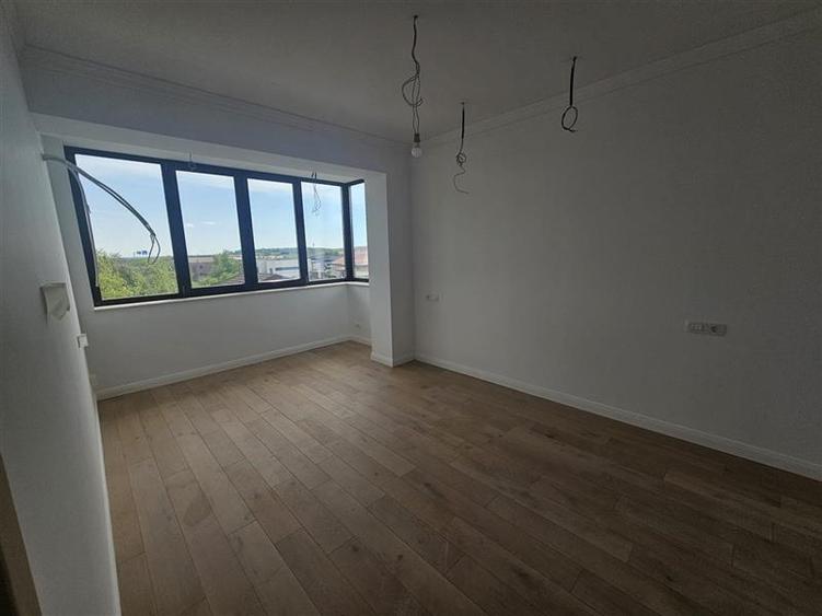 Apartament cu 3 camere decomandat în Corbeanca