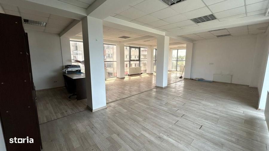 Spațiu comercial, de 550 mp, în Central