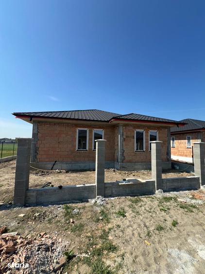 Casă cu 3 camere cu Teren 500 Mp în Burdea