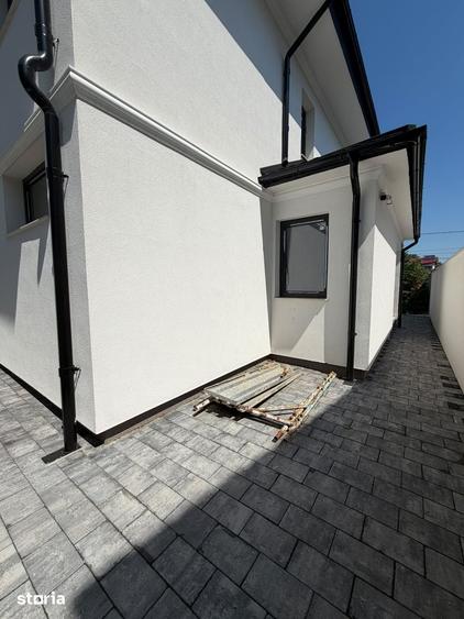 Casă cu 3 camere cu Teren 430 Mp în Central