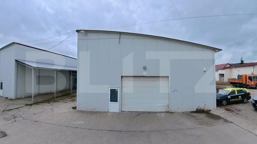 Spațiu industrial, de 440 mp, în Livezile