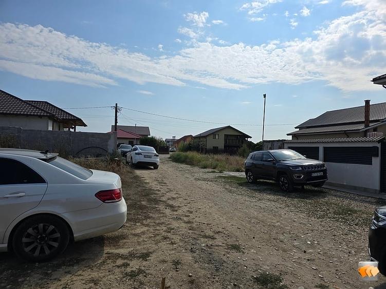 Teren Construcții intravilan de 450 mp, în Lazu