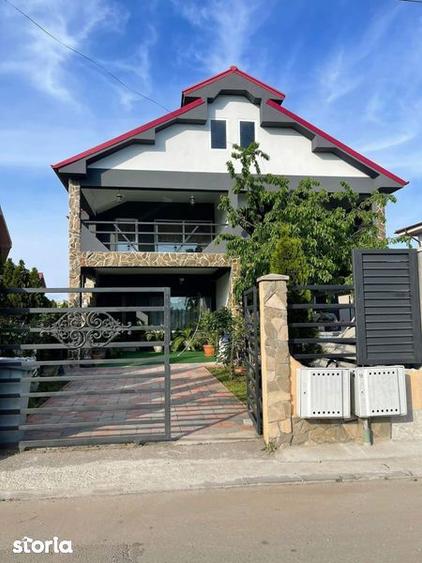 Casă cu 4 camere cu Teren 160 Mp în Central